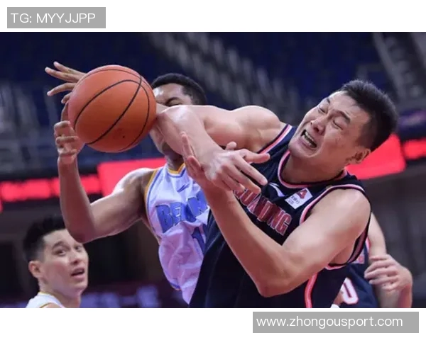 特雷曼恩半场表现出色砍下18分5板3助2断成为球队奇兵 特雷曼恩半场表现出色砍下18分5板3助2断成为球队奇兵