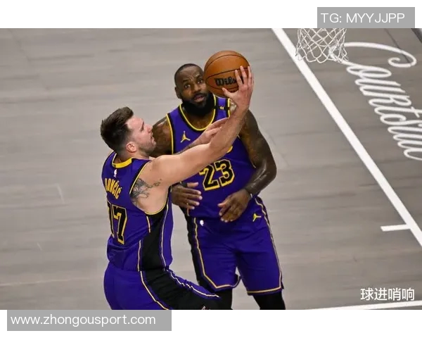 A史密斯质疑詹姆斯关键时刻表现是否与赛前饮酒有关