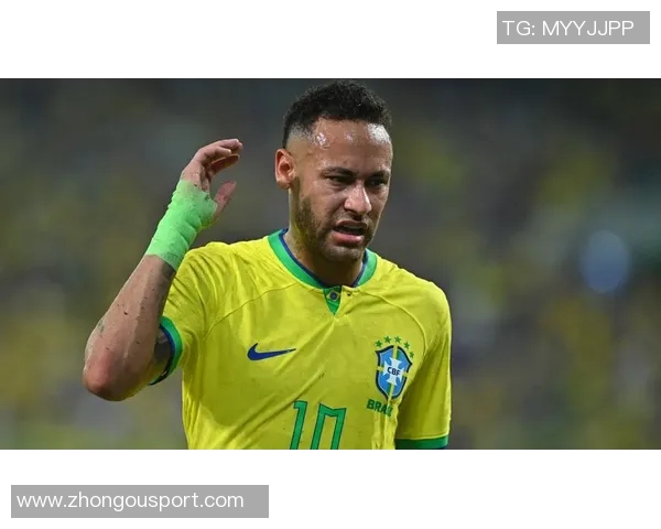 内马尔拼尽全力带伤出战90分钟赛后紧急冰敷膝盖伤处