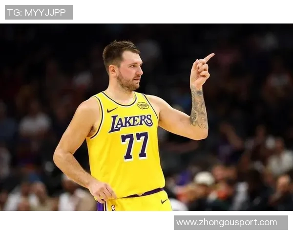 科尔称赞东契奇后撤步投篮技术难以防守的独特之处