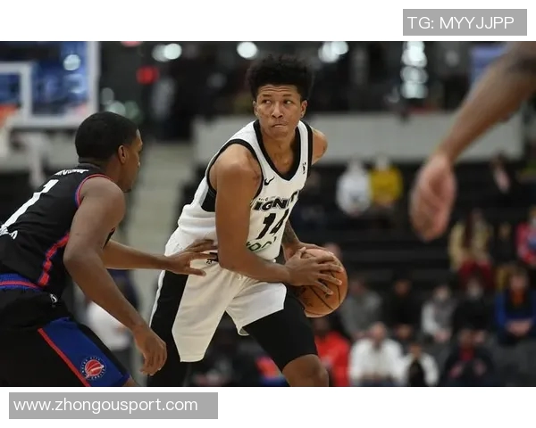 76人队宣布与马乔恩比彻姆签双向合同并裁掉萨利斯球员