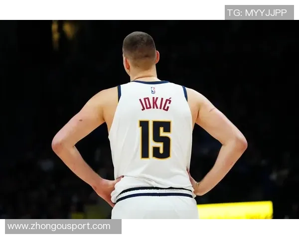 约基奇单节狂揽15分9板6助成自1996-97赛季以来首位球员