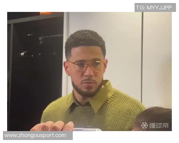 布克回应裁判判罚称其对詹姆斯手腕犯规的说法不实并已回放确认