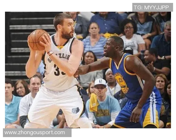 布克谈库里为Nike招募球鞋自由球员的努力与期待