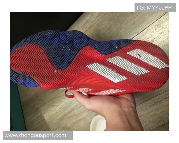 米切尔为母校打造独特球衣设计融入个人Logo与蜘蛛侠元素 米切尔为母校打造独特球衣设计融入个人Logo与蜘蛛侠元素